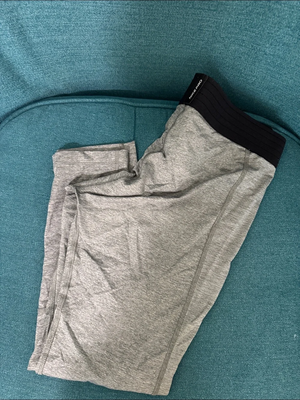 Nike Men’s Grey Athletic cropped compression pants size medium